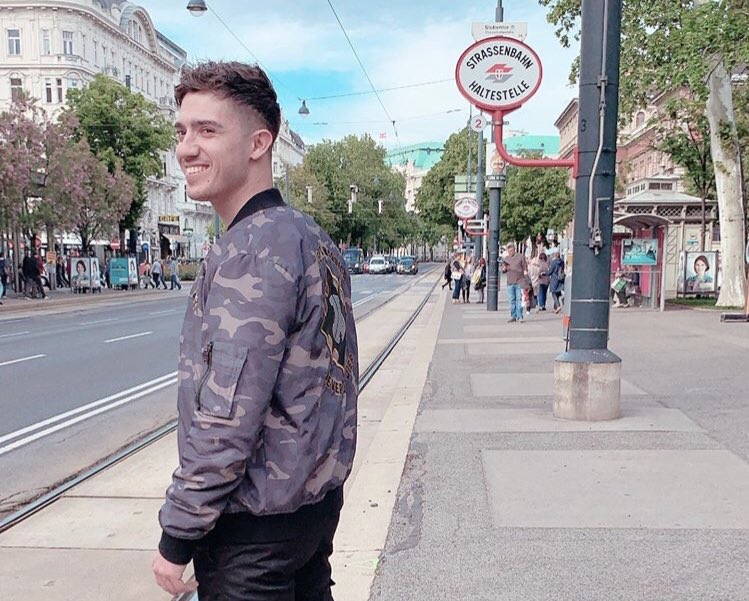 ▶️ the moments
⏸ the memories
⏹ the pain
🔄 the happiness