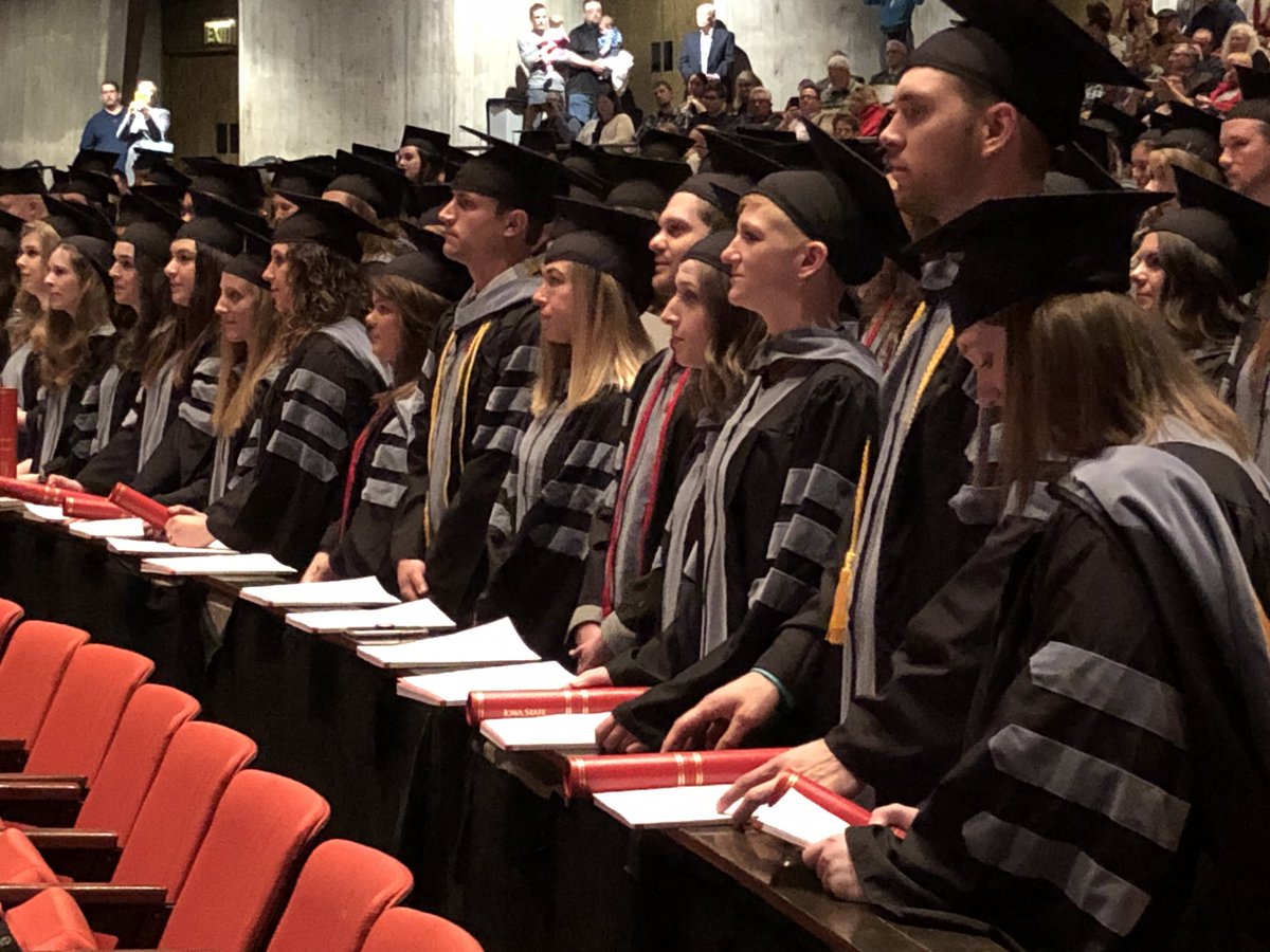 ISUVetMed's tweet photo. Congratulations @ISUVetMed Class of 2019 https://t.co/cJzkFGG18L