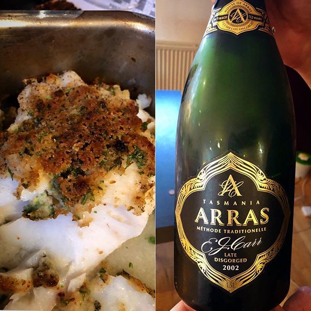 I fancy fish for dinner he says...I’d like a creamy fizz with it he says... 😍  <a href="/houseofarras/">House of Arras</a> <a href="/finandflounder/">Fin and Flounder</a> @waitroseandpartners #saturdaynight #homecooking #magnum #thatshowweroll bit.ly/2Hesnaw