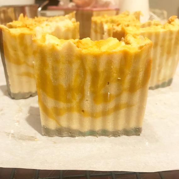 sugarsoapsuds's tweet photo. Imagine a miracle cream that can relieve dryness, minimize stretch marks, soothe rashes, revitalize hair, and even reduce skin inflammation.
This miracle cream is in most of Sugarsoapsuds products...
Shea Butter!
Check out my website!
Link in Bio. https://t.co/WLQIMCbWmk