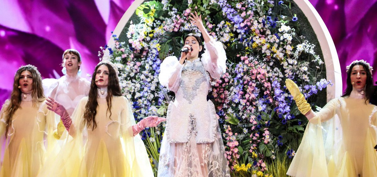 EurovisionGree1's tweet photo. 2 days left📣
     #lucky16 
Vote for Greece🇬🇷
Vote for Katerine Duska 👑
Vote for Better Love 🌸

#eurovision #TelAviv #DareToDream #Eurovision2019 #esc2019 #ESC #greece #eurovisiongr #katerineduska #betterlove #lucky16 https://t.co/RBXk4G1ldo