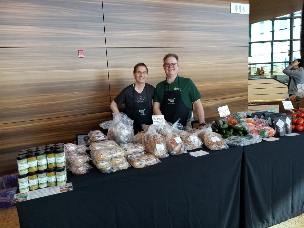 grewVSpice's tweet photo. Getting #grewV today with @ATCOBlueFlame! Come out and see us from 9 until 2 today. You can get your #grewVspice!! We are proud to be here with #freshandlocalfarmoutlet and #krusebakery as well. All the spices will be here for your tasting pleasure! https://t.co/RTkDU101De