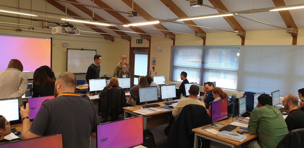 Group project brainstorming begins! #FPG2019 <a href="/ensemblgenomes/">Ensembl Genomes</a> <a href="/fungidb/">FungiDB</a> <a href="/ACSCevents/">Wellcome Connecting Science Courses and Conference</a>