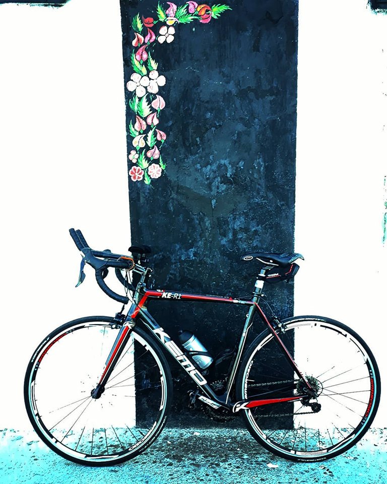 FerranVGarcia's tweet photo. Demà estrena en el meu primer triatló de Mitja Distància #MDOrpesa.
🏊♀️ 1900m
🚴♂️ 88K
🏃♂️ 21 K
Seran la prova més llarga que he fet en mai 😅 i a les portes del 53é aniversari. A vore com estan aguantant l'armadura i les #CamesFF 😉
SOM-HI!
#Triathlon #Half #MDOropesa @FedTriatloCV https://t.co/ZuDmRJbTqy