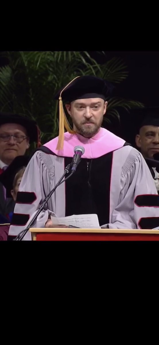 Saz0270's tweet photo. Congratulations @jtimberlake you truly are an inspiration to us all #berkleegrad2019 you are now a dr you can prescribe your music to us all it is the medicine we need 😂 that cheers us up no end #JustinTimberlake @TeamTayeTaye @Swanprincess79 @clvanilla #jtfans https://t.co/50YKSTVUeF