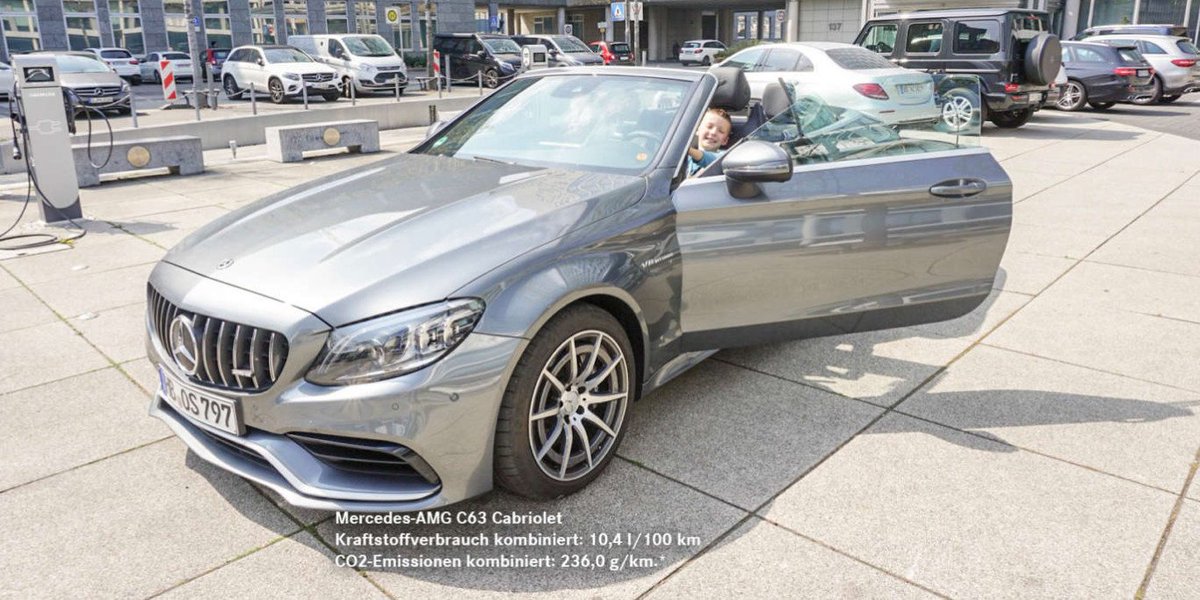 MercedesBenz's tweet image. This is the story of how a letter from an 8-year-old boy sparked the biggest Social Media search in Daimler&apos;s history. We found young Alex and made his biggest dream come true. Read more about it on the #DaimlerBlog: d.ai/klal_tw

#Daimler #MercedesAMG #CClass