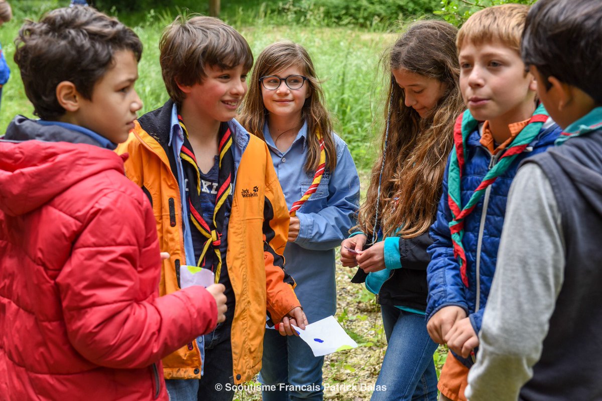 Pbalas17's tweet photo. @ScoutismeFR @sgdf @EEUdF @EedF @EEDFAquitaine #VisMonCamp au bout d’une heure de jeu les #louvettes #louveteaux @ScoutismeFR @sgdf @EEUdF @EEDFAquitaine partagent et rigolent ensemble ! https://t.co/jjNbRzcaXd