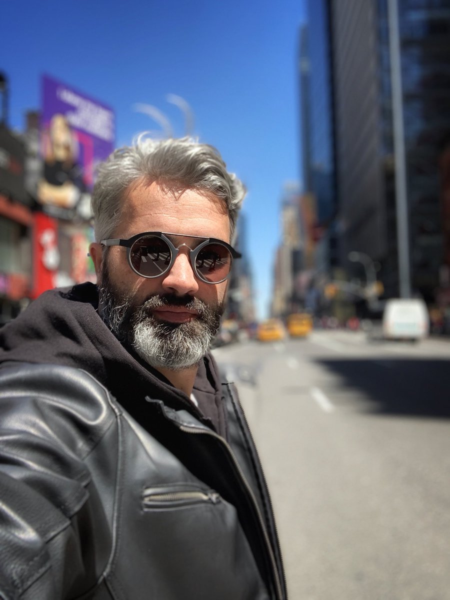 EVazquezOria's tweet image. #DearMeTenYearsAgo “Stay hungry, stay foolish...”