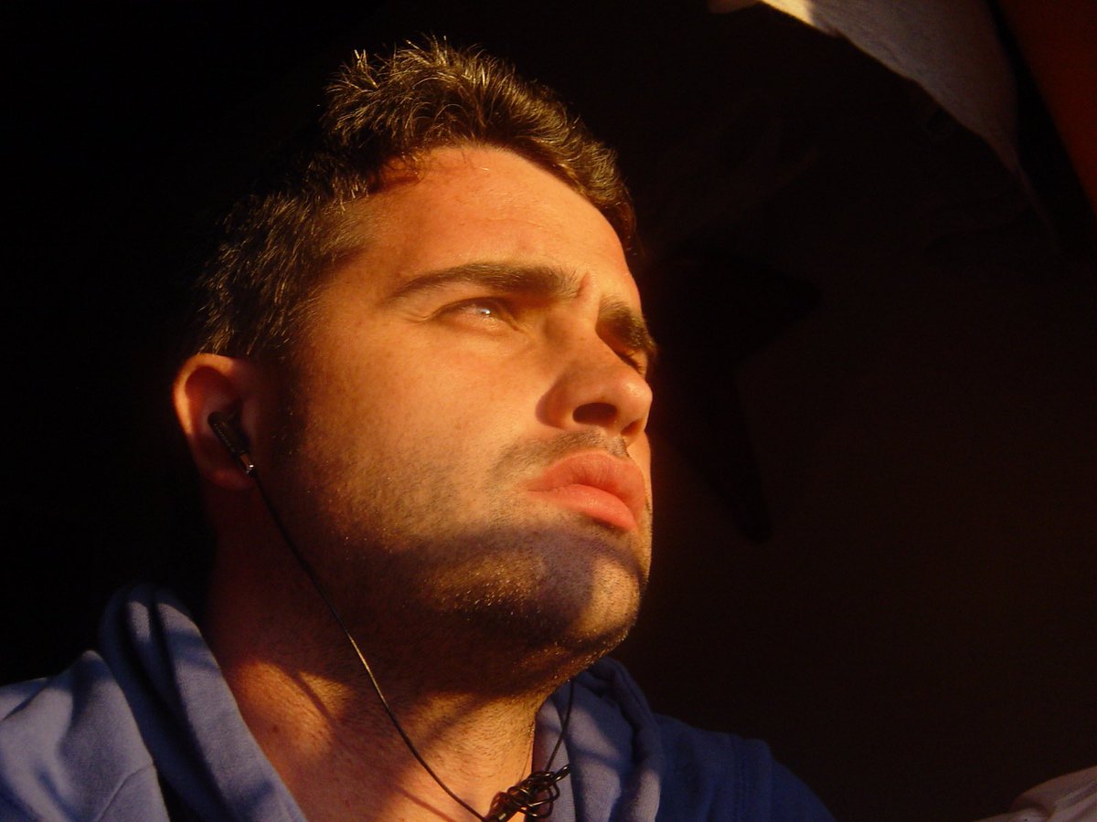 EVazquezOria's tweet image. #DearMeTenYearsAgo “Stay hungry, stay foolish...”