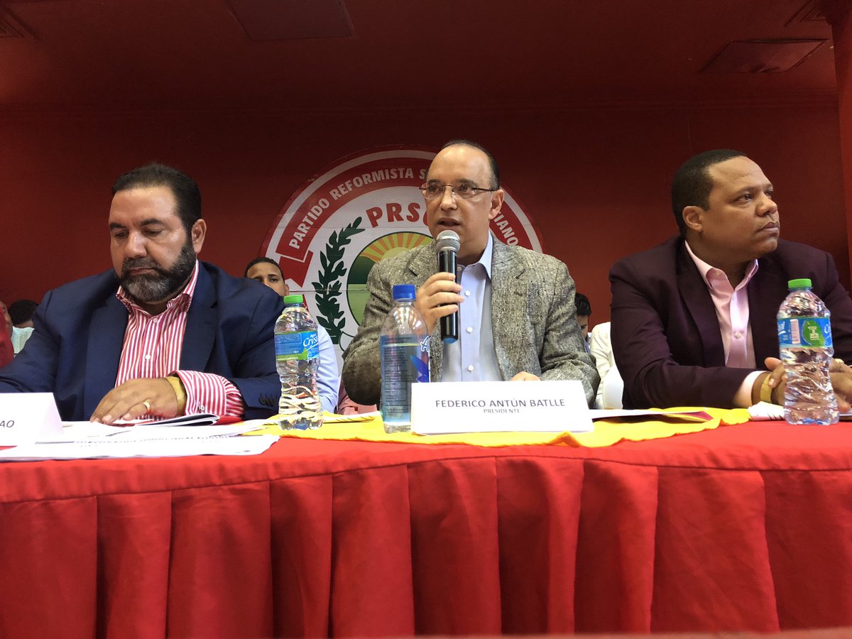 QuiqueAntun's tweet photo. Momento en el cual leo el informe de la Presidencia del @PartidoPRSC en la reunión de la Comisión Política Nacional #CPNPRSC https://t.co/quqHwhx2DY
