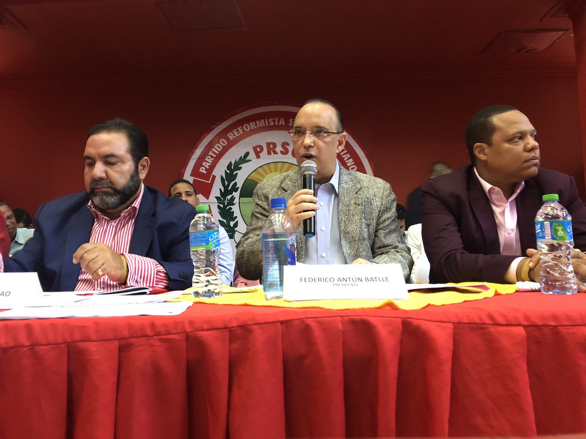 QuiqueAntun's tweet photo. Momento en el cual leo el informe de la Presidencia del @PartidoPRSC en la reunión de la Comisión Política Nacional #CPNPRSC https://t.co/quqHwhx2DY