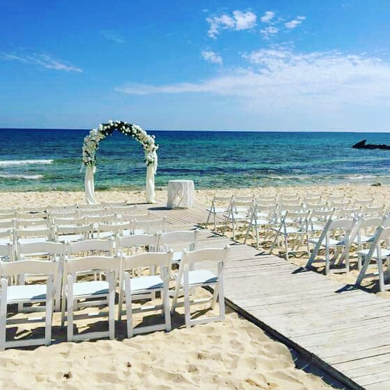 aphroditeweddin's tweet photo. Set up for our first same sex ceremony of 2019, at Sirens Beach, photos to follow 💙 https://t.co/eze2PbGE4i