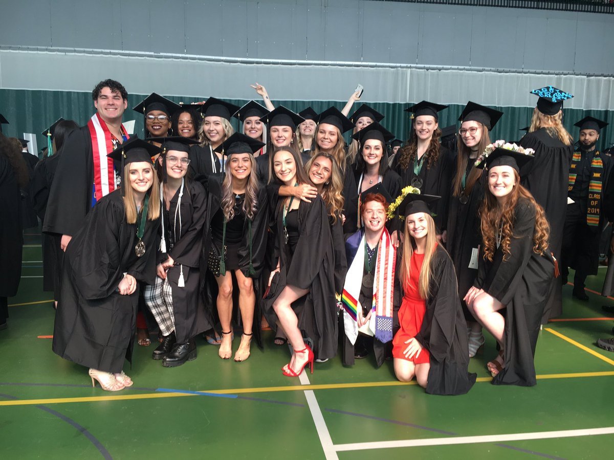 SRUDance's tweet photo. Congratulations to our graduates!! Best of luck as you dance into your future!! 🎓 https://t.co/BfutohC6Y5
