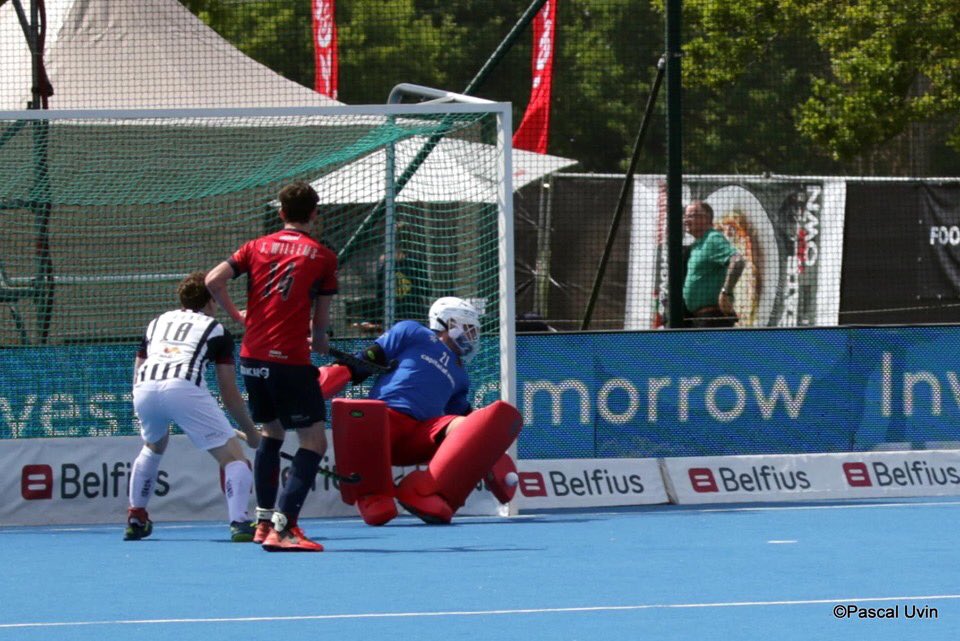 First leg done. Tough game tho. But...a win. 
#goaliegruesse #wolfgangdeutschland #comeonyoureds #forzadragons 
<a href="/fihockey/">Clive McMurray</a> <a href="/eurohockeyorg/">EuroHockey</a> <a href="/ehlhockeytv/">Euro Hockey League</a> @self_pass @obogoalkeepers <a href="/y1hockey/">Y1 Hockey</a> <a href="/gribbidcom/">gribbid</a> @noccobenelux 📸 @pascaluvin