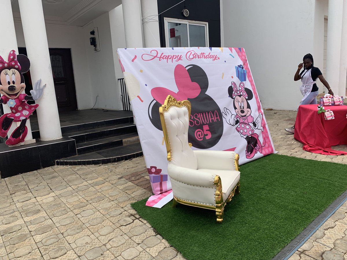 ARKeventgh's tweet photo. Kissiwaa brought out the BIGGEST bouncy house ever for her 5th birthday 🎁 #EventCenters #RentWithArk #Birthdays https://t.co/j1ZbFBQoM4