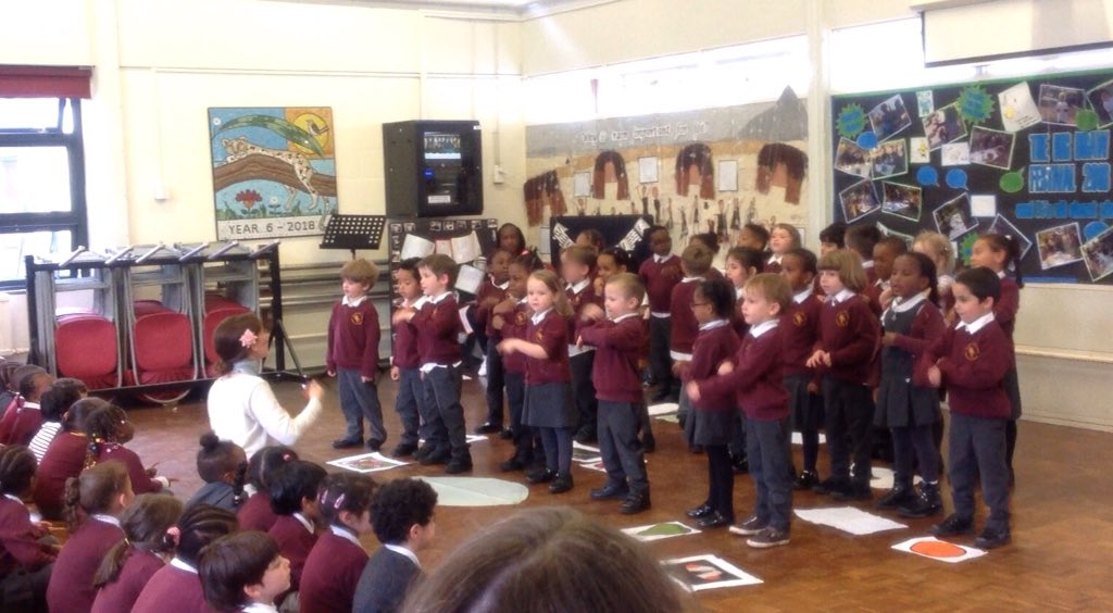 MissLinsleyHMPS's tweet image. Well done for your fantastic #assembly yesterday Platypuses! #EYFS #firstassembly #performance #singing #publicspeaking #minibeasts @HerbMorrPriSch