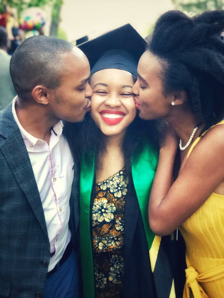ZoeGlorious's tweet photo. Take your candle, go light your world โ๏ธ๐๐ #MillasBaccalaureate #NYACKGraduation https://t.co/QFhM2u4TG1