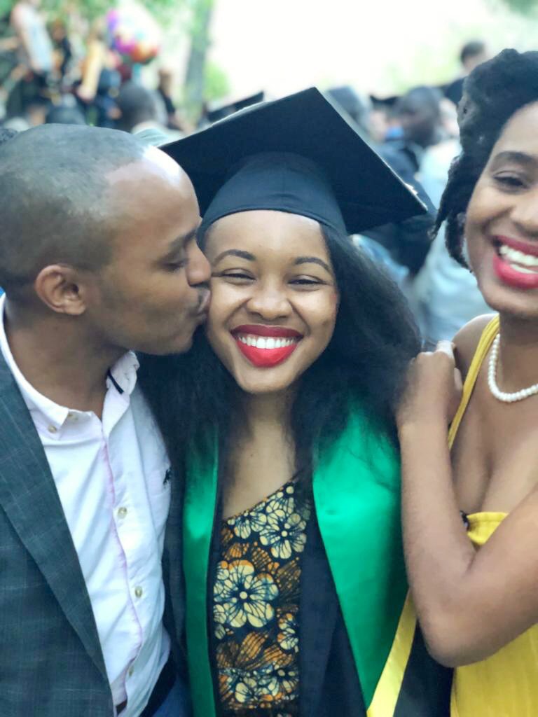 ZoeGlorious's tweet photo. Take your candle, go light your world โ๏ธ๐๐ #MillasBaccalaureate #NYACKGraduation https://t.co/QFhM2u4TG1