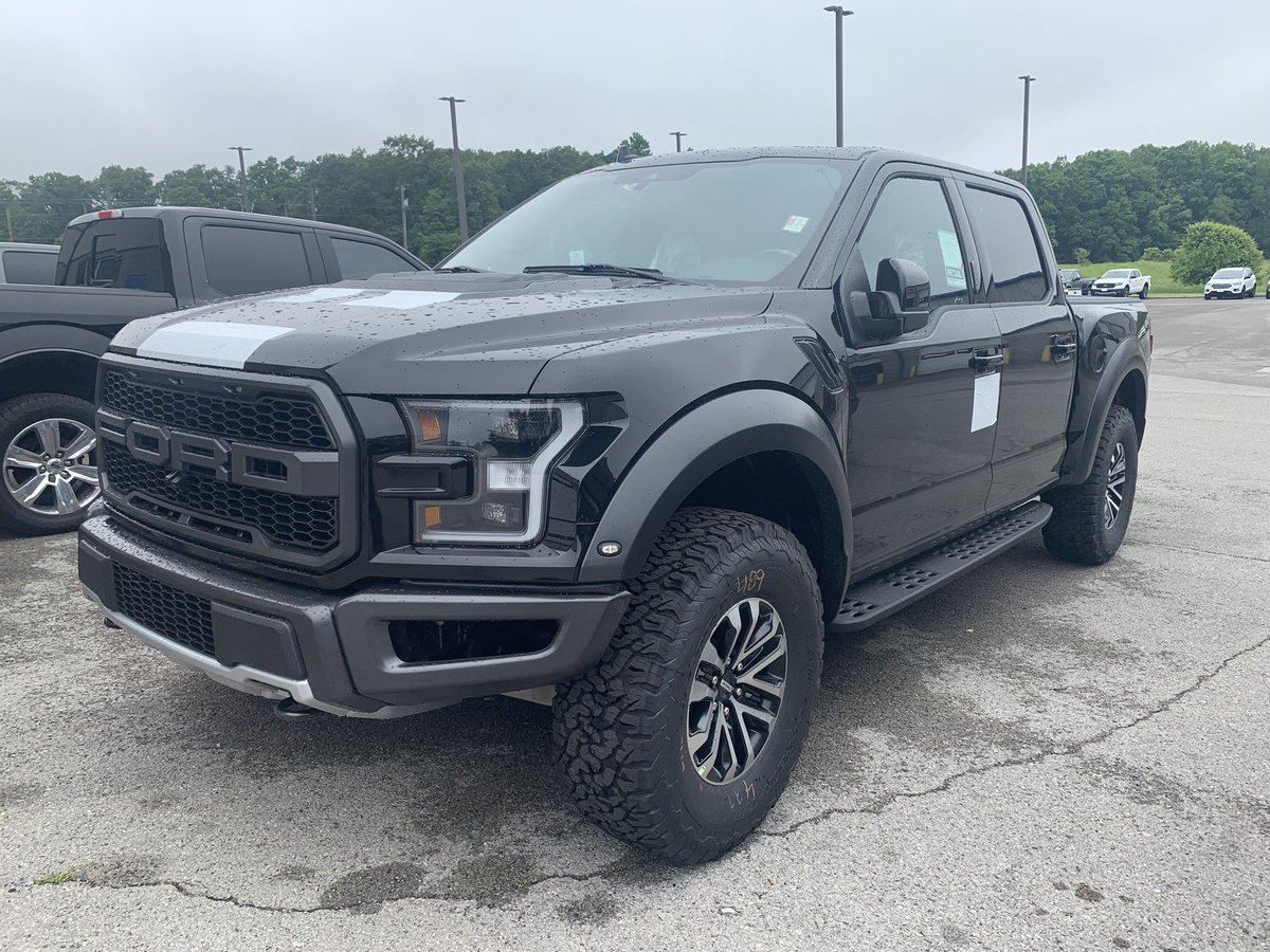 ReddickBrownTN's tweet photo. $1,000 OFF or FREE SHIPPING. 2019 Ford Raptor. https://t.co/iqazPuyCgO https://t.co/UOVLlVrM0G