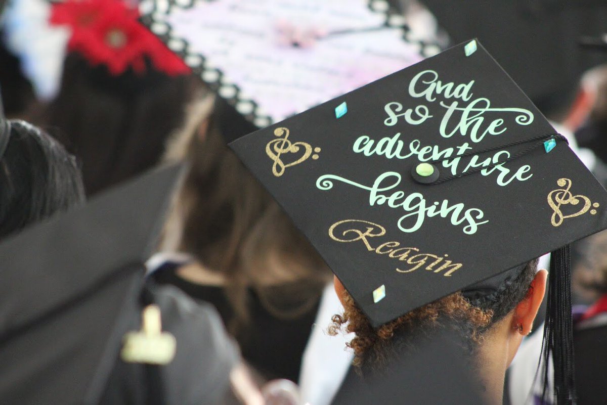 ASCadmission's tweet photo. "It was here at Agnes that I learned that with each step off the cliff, my wings would get stronger." Great words of wisdom on not being afraid to take risks &amp; believing in yourself from #ASCcommencement19 speaker Jordan Casteel '11! Congrats, Sprites! https://t.co/cmIwfbJ8Vw
