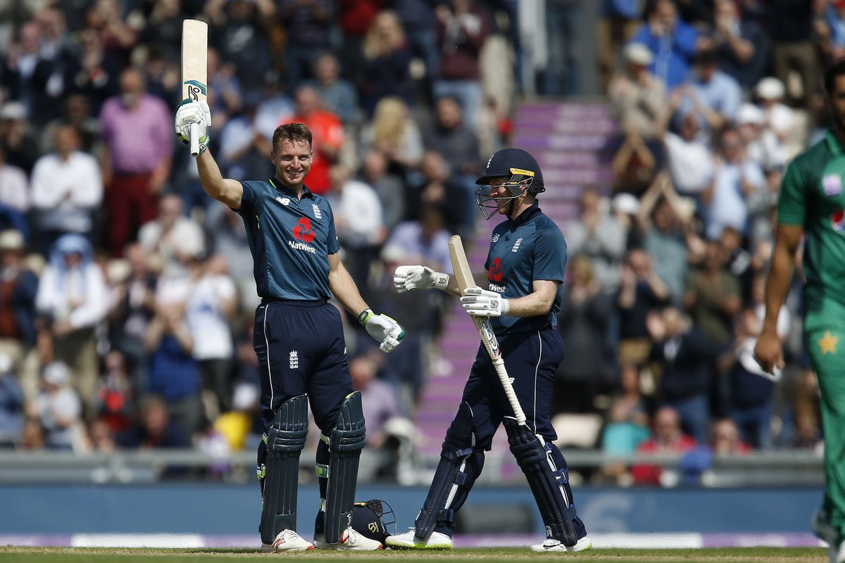 என்னடா இப்படி அடிக்கிறீங்க...🙄

Jason Roy: 87 (98)
Jonny Bairstow: 51 (45)
Joe Root: 40 (54)
Eoin Morgan: 71* (48)
Jos Buttler: 110* (55)

England 373 for 3 

 #ENGvPAK