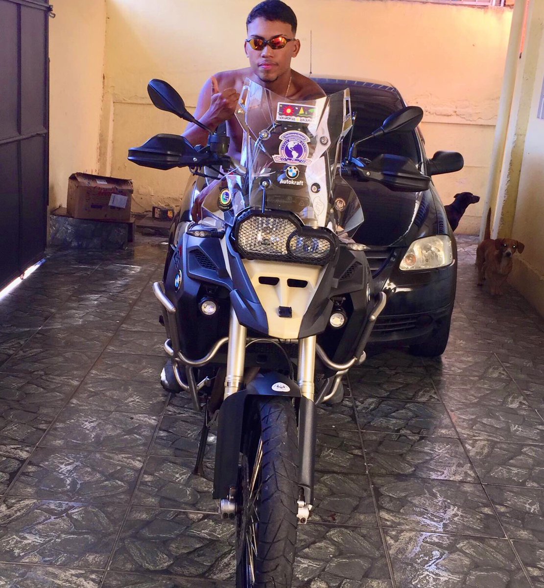IANPEREIRADOCO1's tweet photo. Deus é bom 🙏🏽 oque fala dessa moto ? Simplesmente nada, 1 dia já com ela e digo que é a melhor moto que já andei #LogoMenos 🙏🏽 https://t.co/JKSfBajvuW
