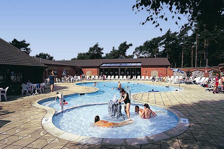 KellingHeath's tweet image. The Outdoor Pool is opening in a few weeks! Whos Excited?🏊💦

#funpool #swimming #outdoors