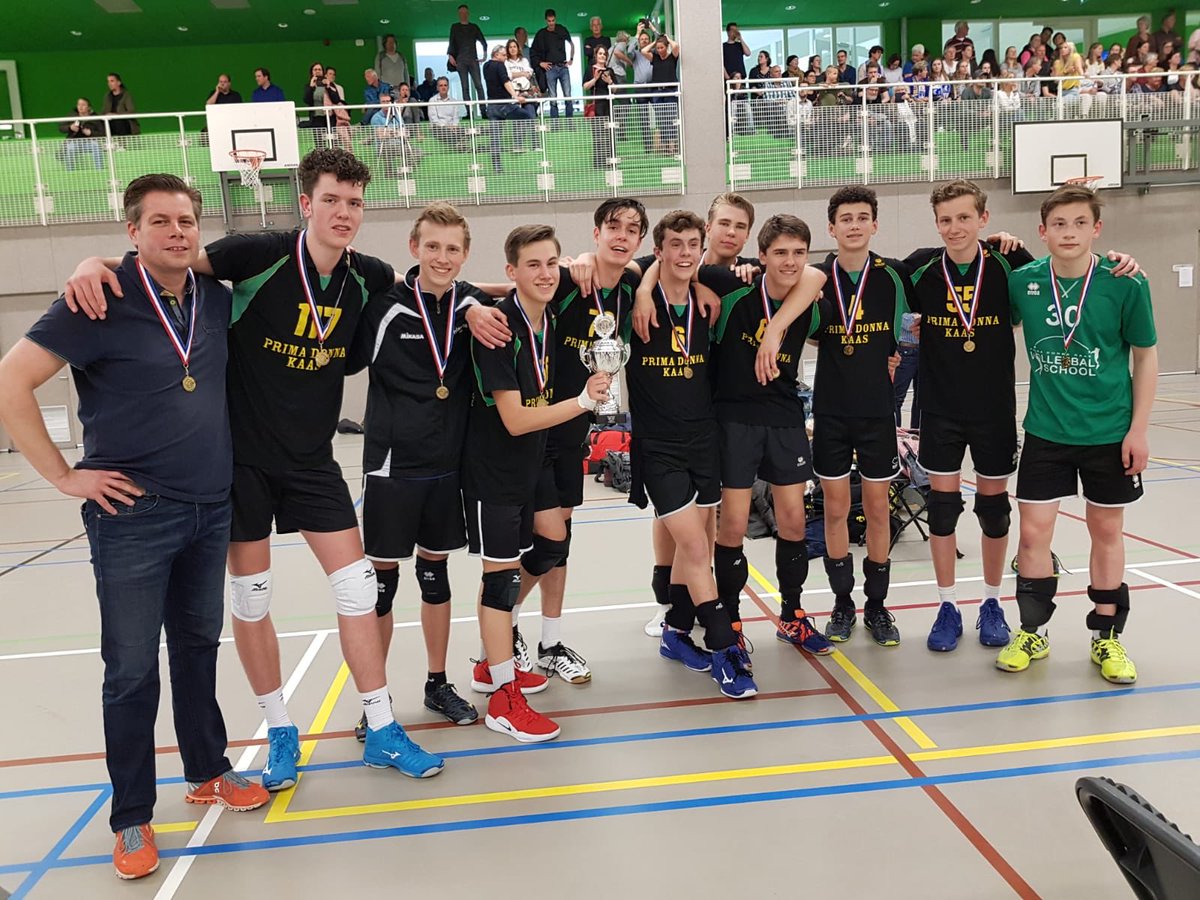 Yesss, Prima Donna Kaas Huizen Jongens A wint Bekerfinale Regio West. Tegenstander/rivaal Inter Rijswijk werd in Maarssen met 3-2 verslagen. Proficiat heren!