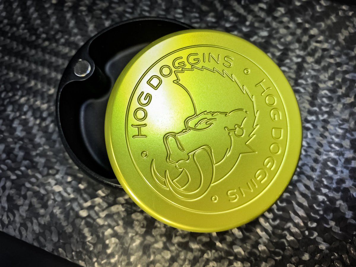 HogDoggins's tweet photo. Yellow(ish) #PocketPuck https://t.co/asUuwBGUeM