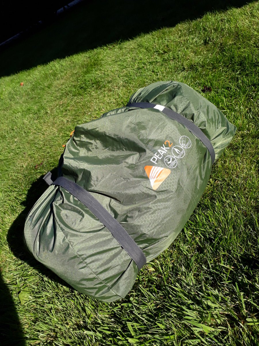 GeographySRG's tweet photo. Yr9 DofE #TentTips - Once dried and cleaned, fold inner and outer to the same width as tent bag. Lay poles on top and roll around, compressing air out before packing away.
#WeareDofE #Lookafteryourkit https://t.co/G2k3uvlnlV