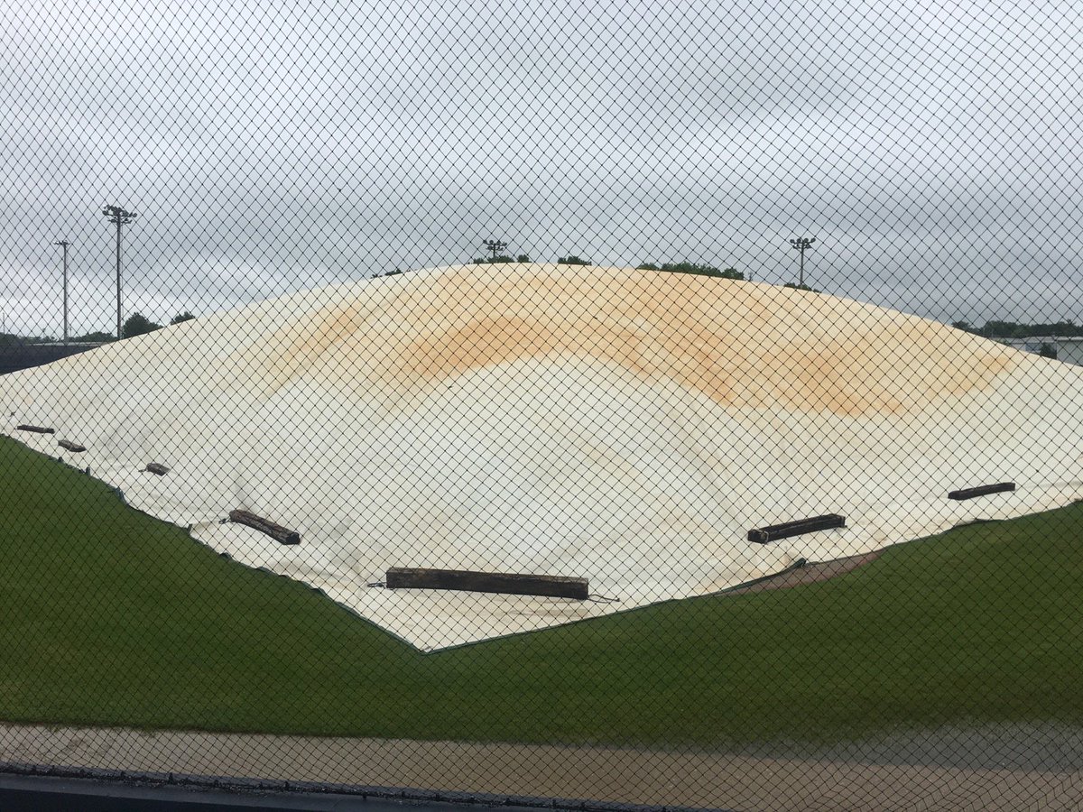 Gawbage29's tweet photo. Not the Golden Dome, just a tarp and a box fan. https://t.co/dmSHebxmmT