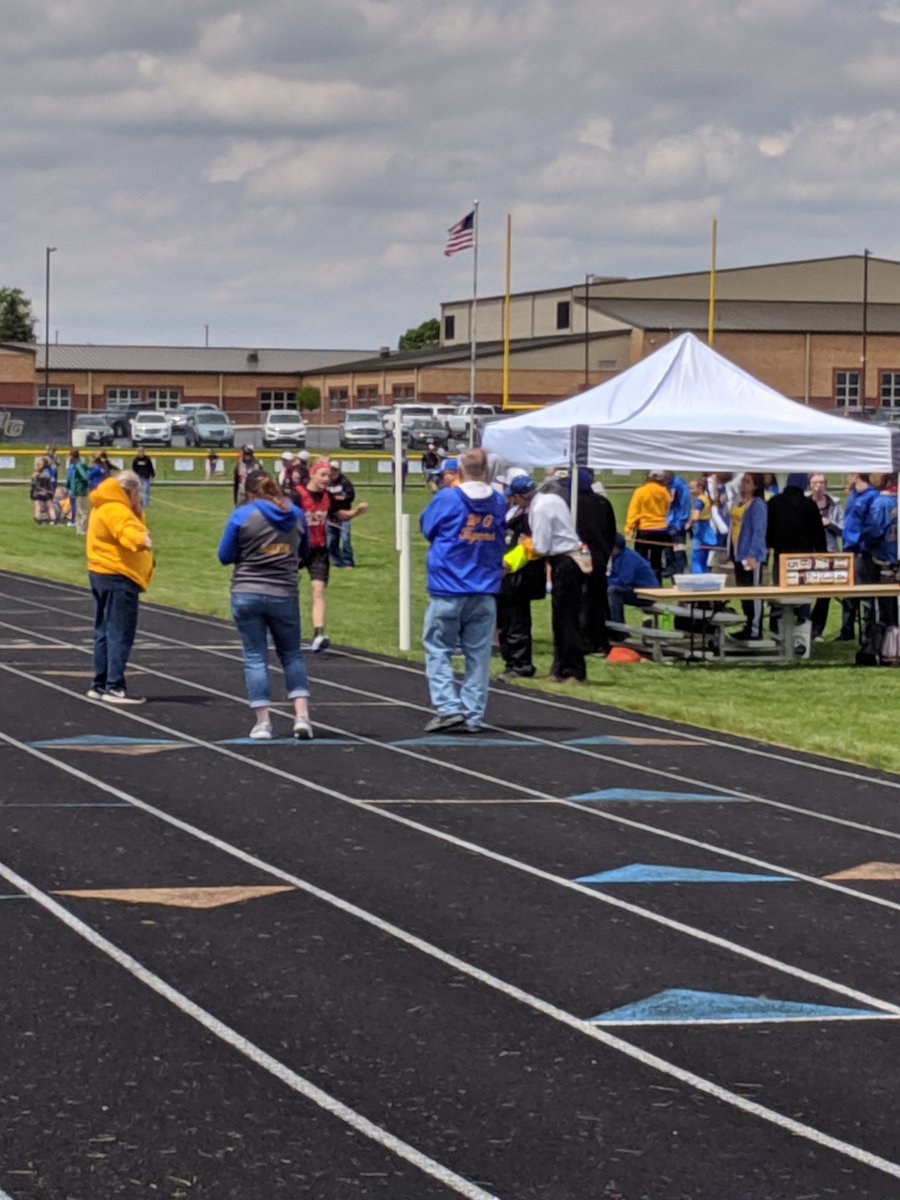 Joe Parker winning the 800 in 2:25.82.