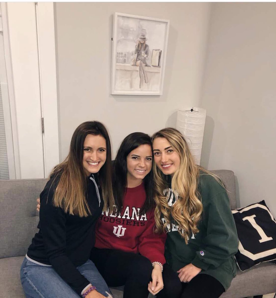 EmmaPawlik's tweet photo. happy birthday to one of my fav people🎉😘 you're the sweetest human being &amp; i can't wait for all of our memories next year!! i love you lots ashley wheat❤️❤️❤️ https://t.co/1CrP1eOo7M