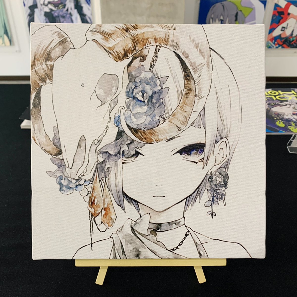 Reol れをる 我らが望月けいの初個展 愛の形としてくれ に行ったよ けいが以前青い花をくれたので わたしも青い花を 贈った けいの描く絵はれをるだったわけでつまり ずっと特別で唯一無二の存在なのである わたしの作品へと描き下ろしてくれた絵も