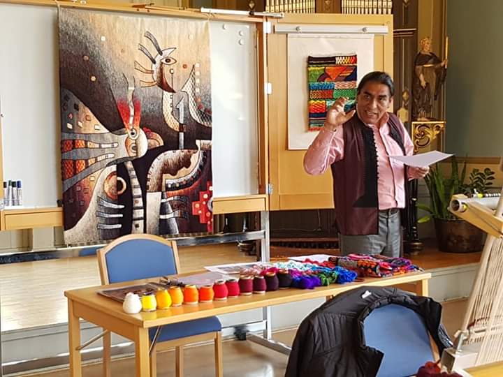 MaximoLaura's tweet image. 🇩🇰 🇸🇪 🇬🇧 🇵🇪 🇹🇩 Somos 5 países involucrados en este bello Taller textil organizado por Spirit of Peru. Muy agradecido con la vida  🙌 

#MaximoLaura #MaximoLauraWorkshop #Handmade #Handwoventapestry #TapestryArt #Sweden