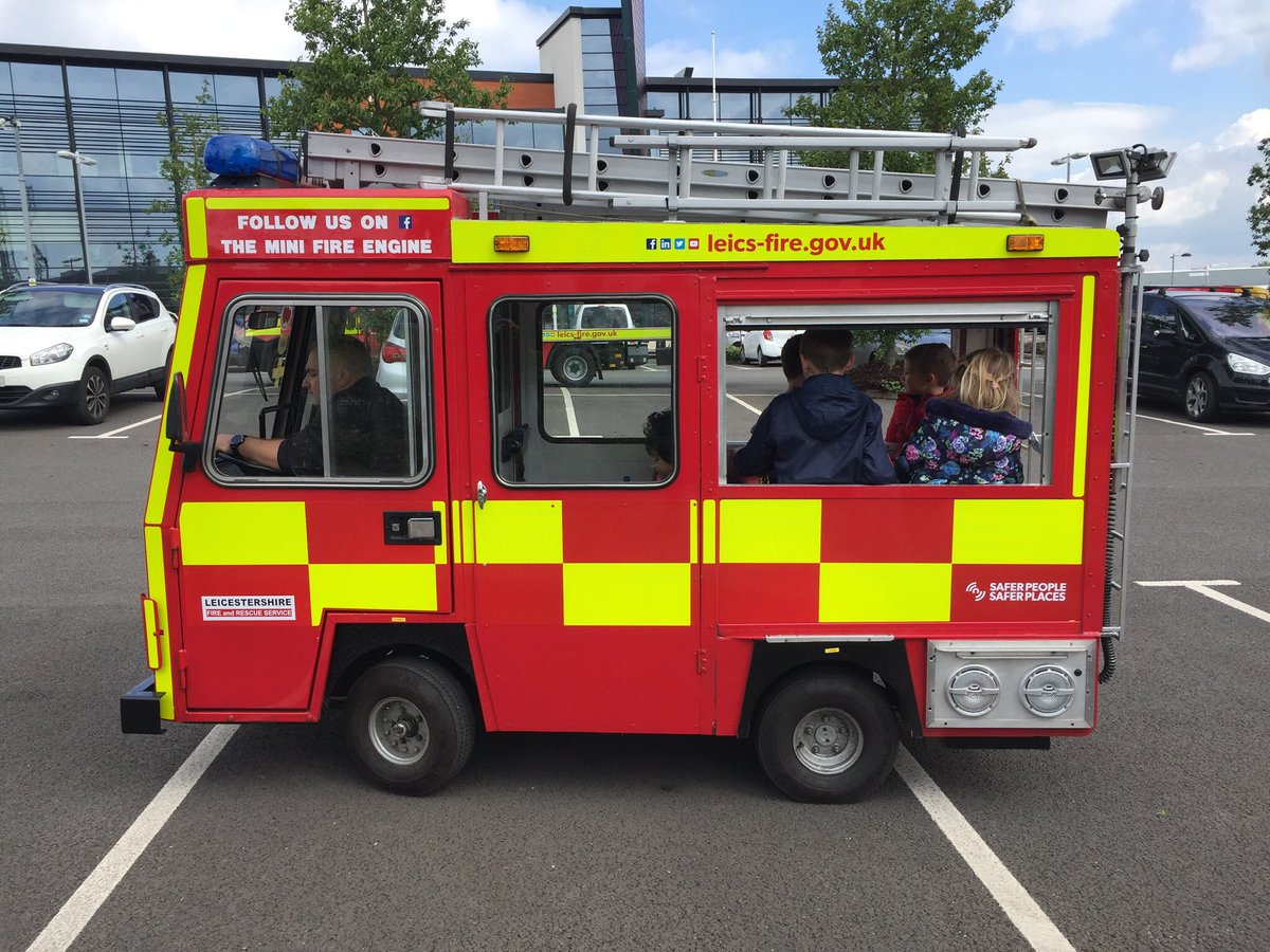 hvlee_mtb's tweet photo. @matt0770 @BDA_Deaf @BritishDeafNews @leicsPLOD @DeafblindUK @LeicsFireRescue @leicspolice @leicslive Eva loved it! Thanks all. https://t.co/6fV8r77sDu