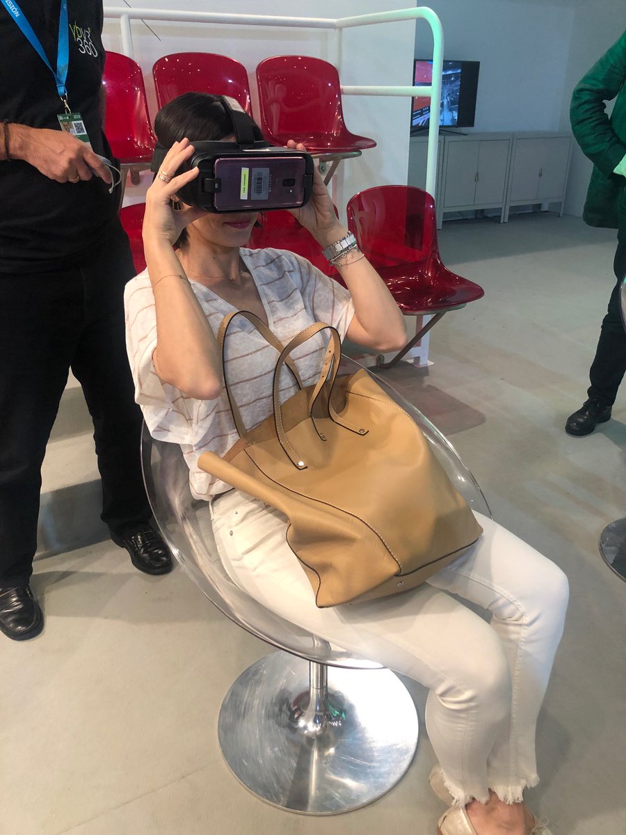 mike_arias's tweet image. Que bueno ver a los cracks de @YBVR360 en el #MutuaMadridOpen con el streaming en vídeo 360 de los partidos. #wayra #WeScaleStartups