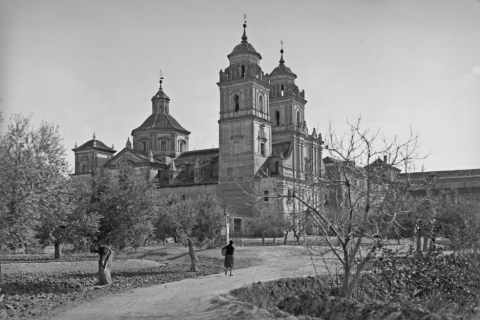 ✅ #CompromisoUCAM
⛪ La restauración y el Monasterio de Los Jerónimos
🖋️ Francisco Javier López Martínez  
➡️ ow.ly/Vsnl50u241g