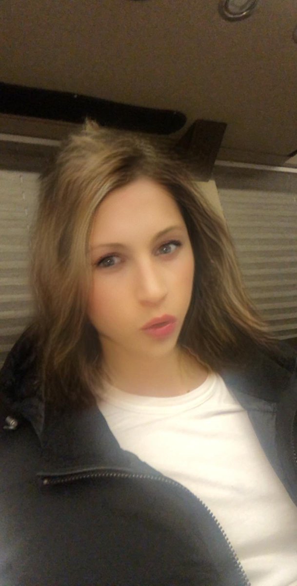 TheVampsJames's tweet photo. Hi my name’s Stacy and I like to dance 💋 https://t.co/bjbHVWfX2h