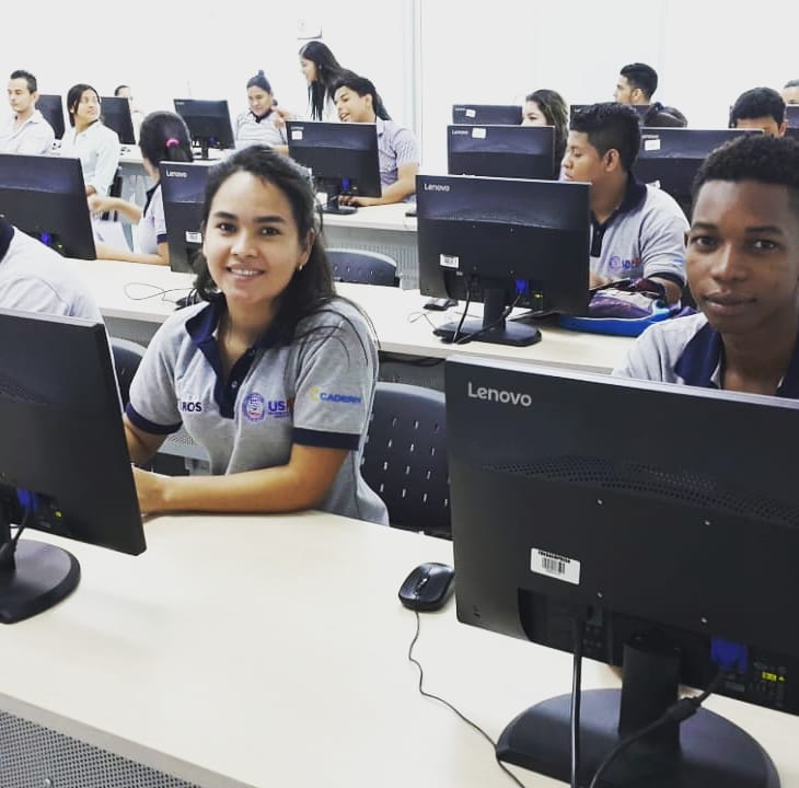 JaimeEscoto's tweet photo. Nuevamente nuestros estudiantes de @UNITEC_hn campus #SanPedroSula impartiendo cursos de ofimática. Gracias a #CADERH por la oportunidad de trabajar juntos en este proyecto.
Cc: @JubileoAndre @CarlaMPantoja @Jsalgadolezama
#Vinculacion #UnitecSps #Honduras https://t.co/ZFAoWZgPwF