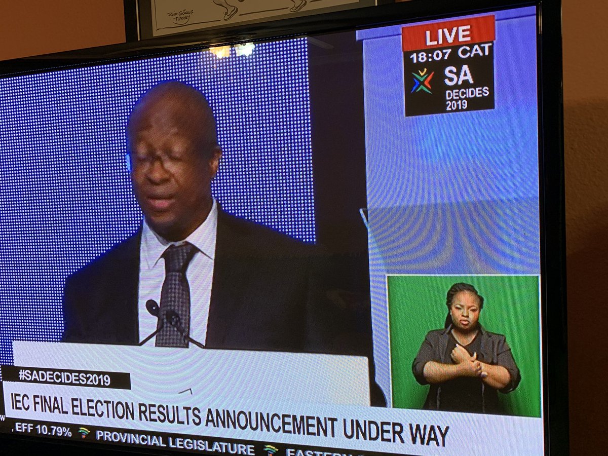 newhoudt's tweet image. One again thank you to @SABC_2 thank you to @DeafsaInfo thank you to SASL interpreters for making past 3 days accessible for deaf people 🙌🏻🙌🏻🙌🏻#deafaccessibility #sasl #sasli #growsouthafrica