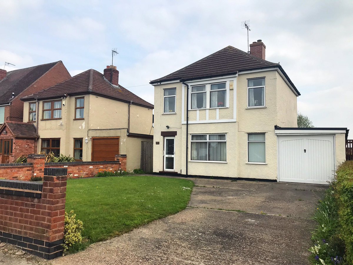 LighthouseEst's tweet image. A Spacious 3 Bed Detached Family Home with well thought out interiors, an enclosed South facing rear garden, driveway &amp;amp; garage. No chain. 
On Church Lane, Selston offers in region of £255,000

If you're looking for a Free Sales or Rental Valuation please call us on 01623 753123