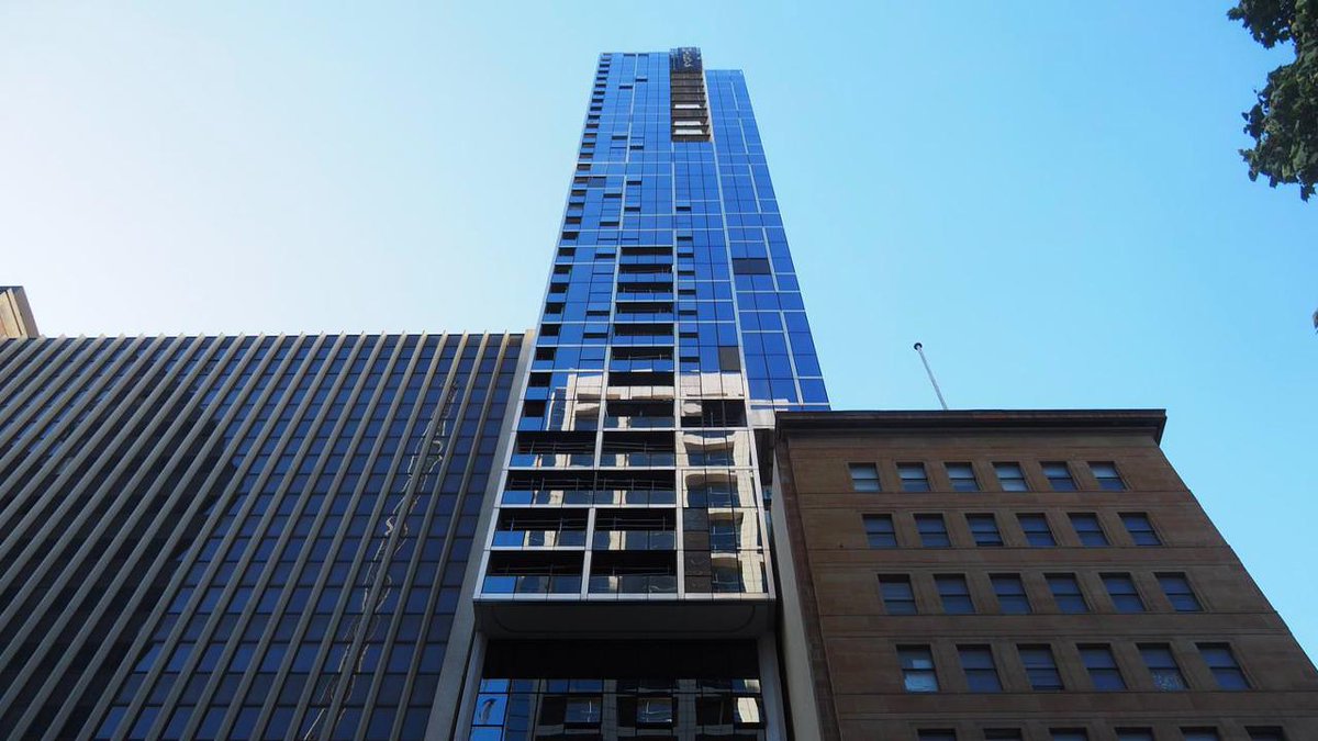 TheB1MES's tweet photo. Te ensañamos cómo el rascacielos más estrecho de Australia se prefabrico offsite - VIDEO  https://t.co/1oxRhlnwKX #arquitectura #construcción https://t.co/ZLNrg8vtkR