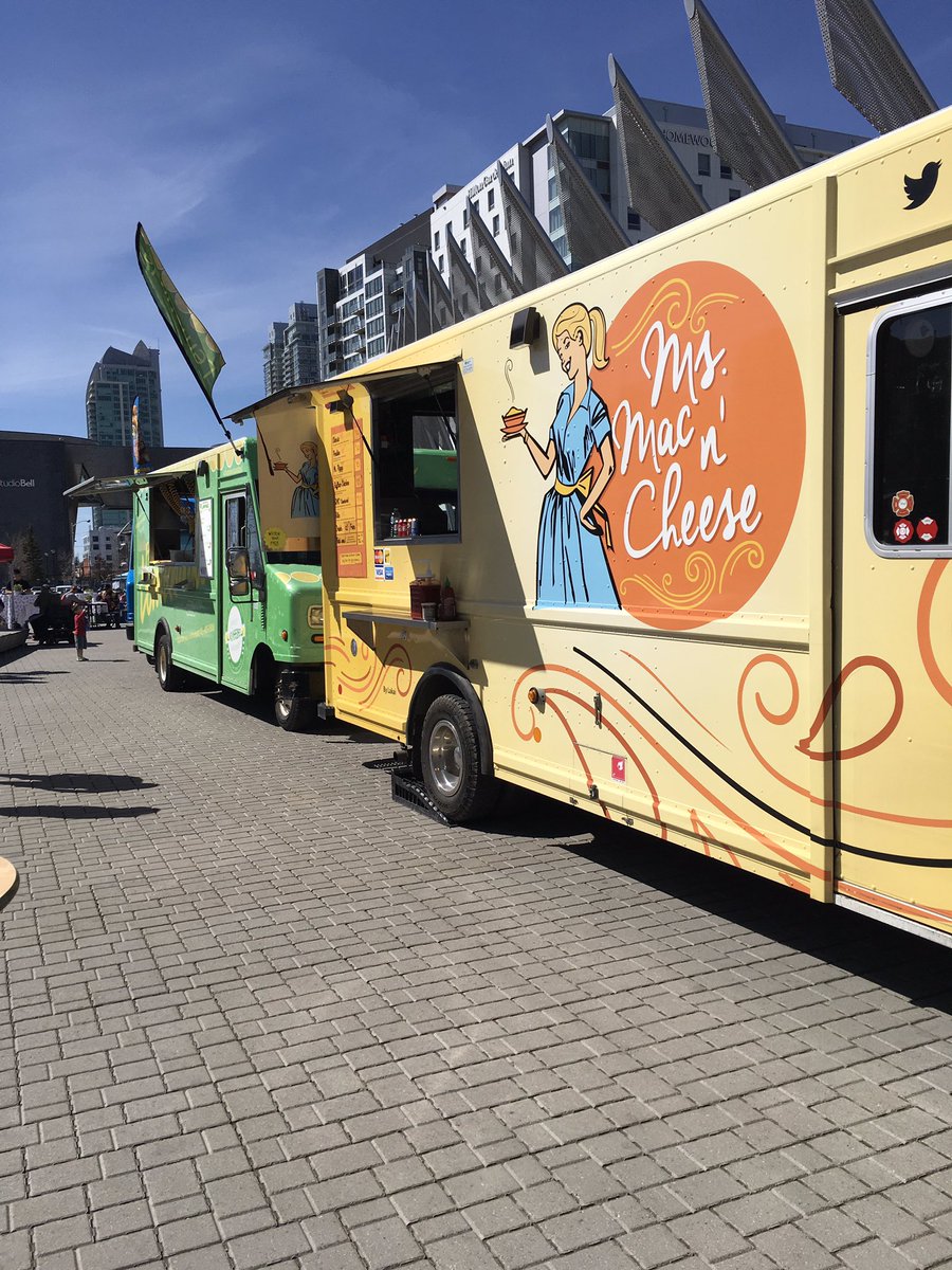Food truck frenzy is on! What a beautiful day for some Mac n Cheese. Come on down to Celebration Square to enjoy the weather with us!
