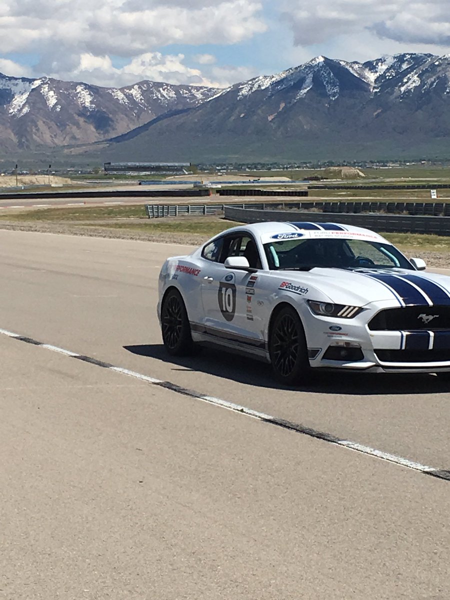 rubberdust's tweet image. #SquealingTiresHappyTires #BuiltOnBFG @FPRacingSchool #Comp2