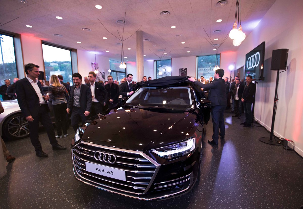 Parmi les événements organisés par une entreprise, le lancement de produit est certainement celui pour lequel les enjeux sont les plus importants. 
#portrambaud #lyon #confluence #event #audi #evening  #audia8 #evenementiel  #seminaire #lieuatypique #onlylyon #igerslyon #meeting
