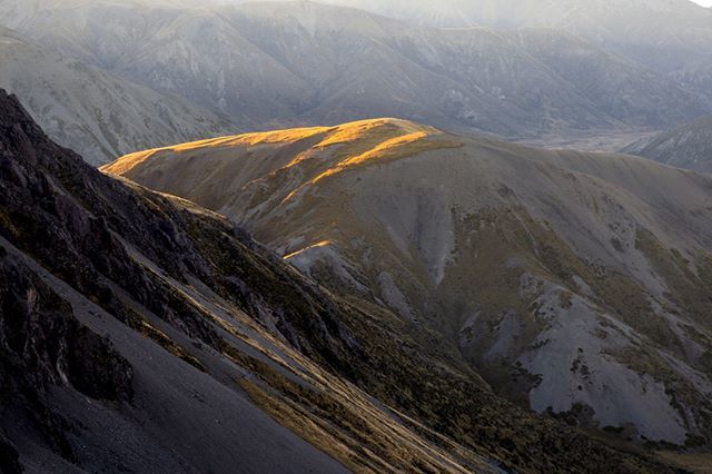 flightlesskiwis's tweet photo. https://t.co/g3yNxppu2V The early morning light streaming through a gap in the mountains. ⁣
⁣
Princess Bath, St James Conservation Area, North Canterbury.⁣
⁣
-⁣
⁣
#PrincessBath #StJamesConservationArea #NorthCanterbury #sunrise #clouds #camping ⁣
#mountains #hiking #tra… https://t.co/KbYCkOgzke