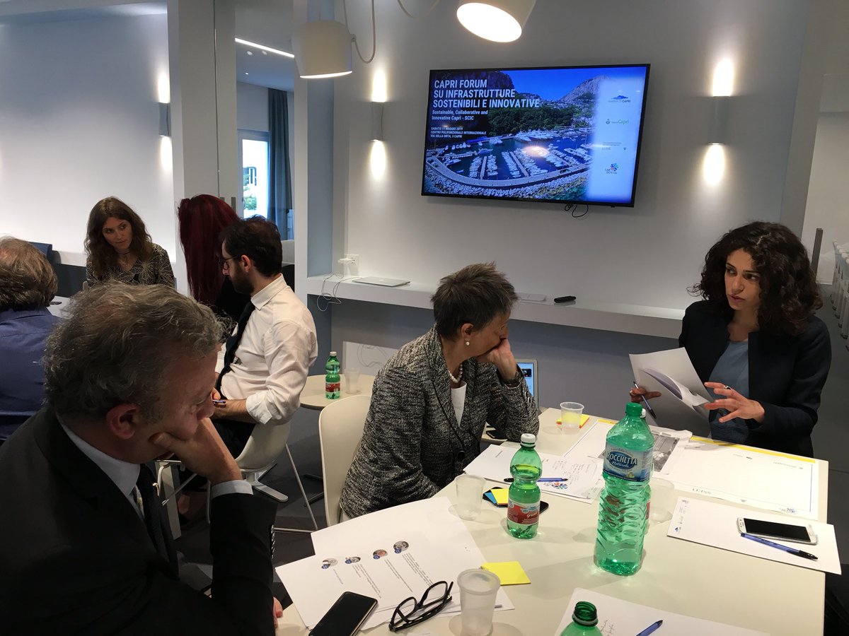LabGov's tweet photo. Il #Capri forum entra nel vivo. Divisi in tavoli di lavoro progettiamo un piano di #Sviluppo e #Innovazione #Sostenibile per l’Isola #Sustainable, #Collaborative and #Innovative Capri https://t.co/VOyF0iIqOR