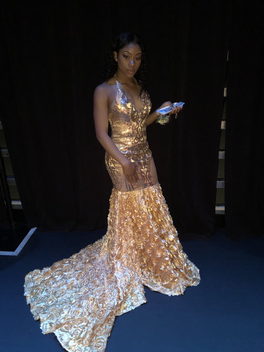AsiaTyasia's tweet photo. #prom2k19 #potomacprom https://t.co/X2GTaTnAtP