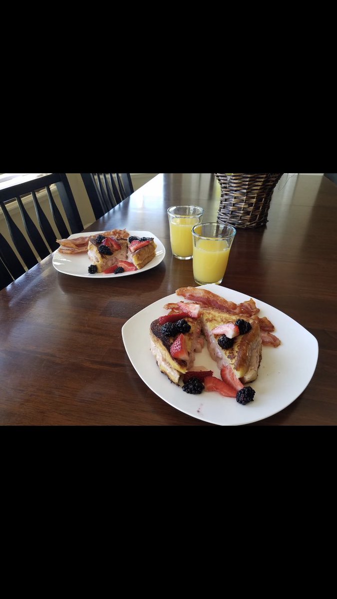 Hey <a href="/GordonRamsay/">Gordon Ramsay</a> what do you think about my Cousins stuffed French toast?? Mmmmmmm!